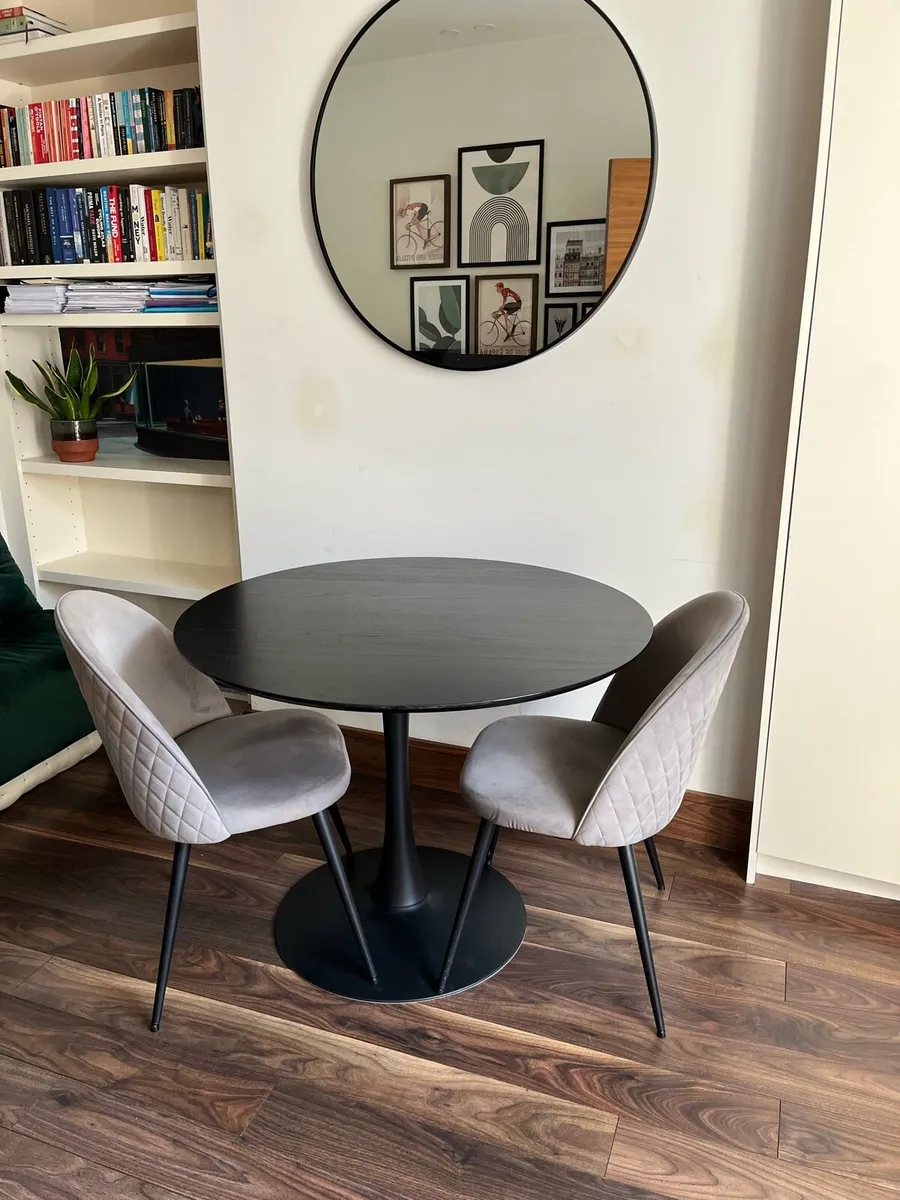 Table and Chairs Set - Image 1