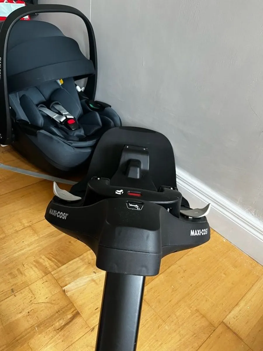 New maxi cosi pebble 360 plus base - Image 2