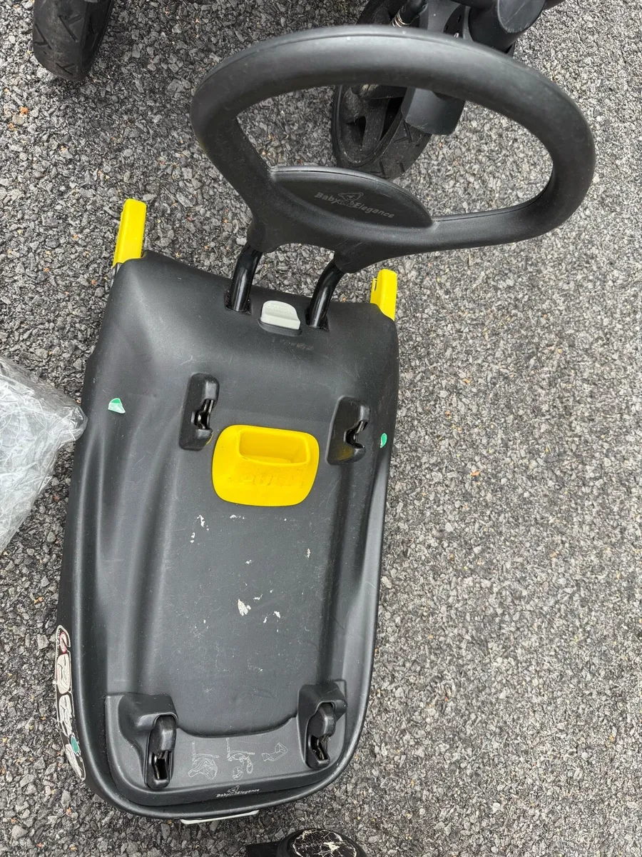 Cupla duo pram, car seat and isofix base - Image 3