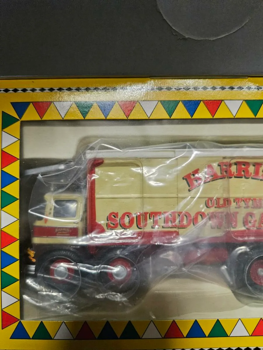 Corgi Circus Fair Ground Showmans Range Truck - Image 2