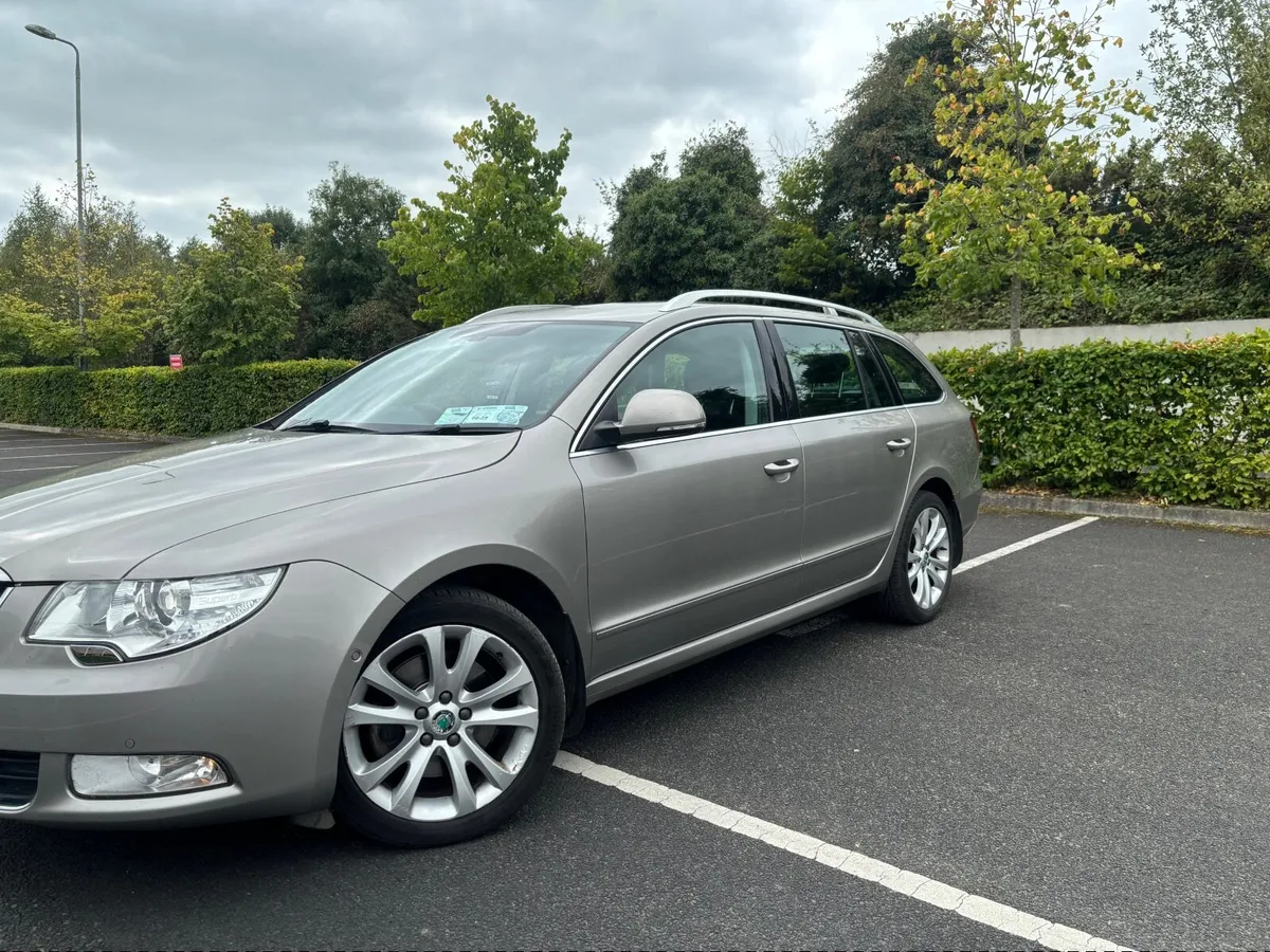 2012 Skoda Superb 2.0 TDI 170 bhp 4x4 high spec - Image 2