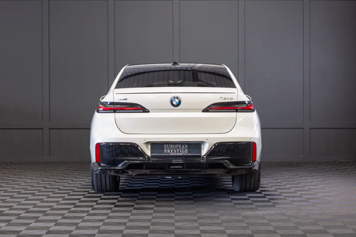 2025 BMW 7-Series X-Drive 750e M-Sport - Image 4
