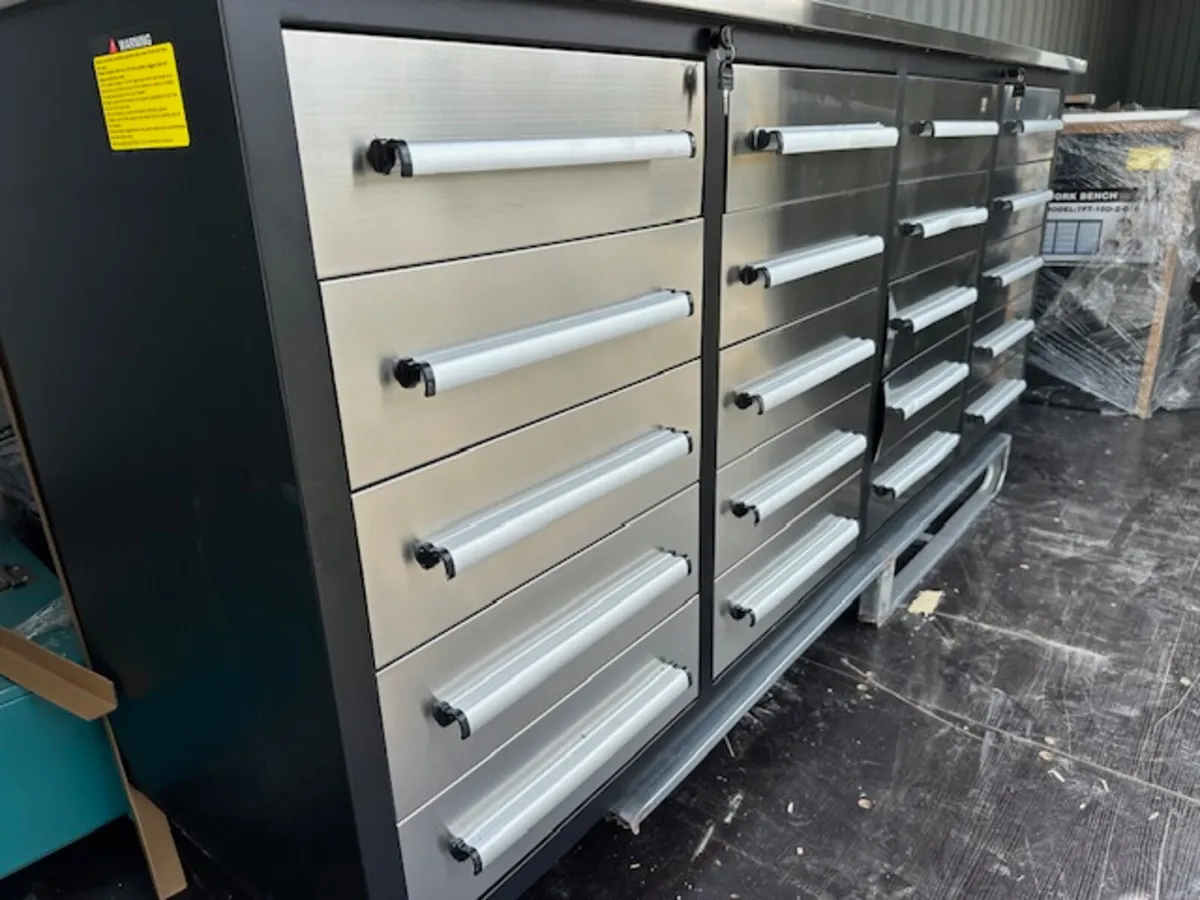 7ft 20 Drawer Workbench **Online Auction** - Image 3
