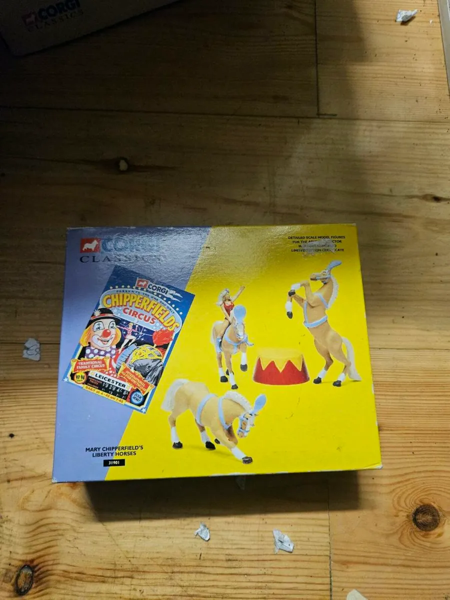 Corgi Chipperfields Circus Horses - Image 1