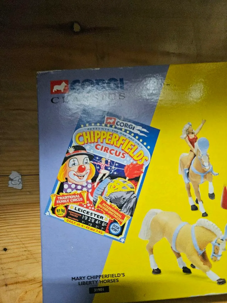 Corgi Chipperfields Circus Horses - Image 2