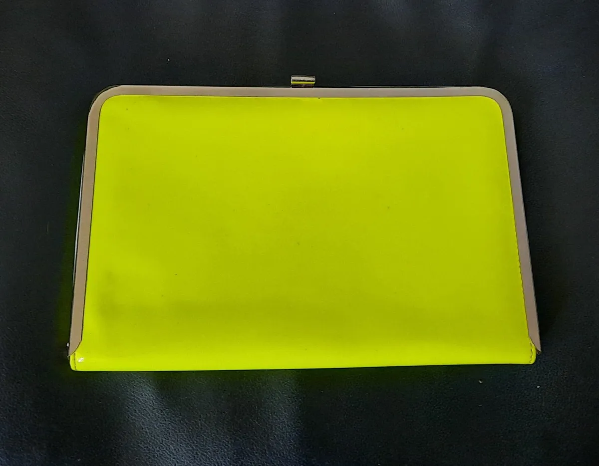 Yellow Fluorescent Clutch
