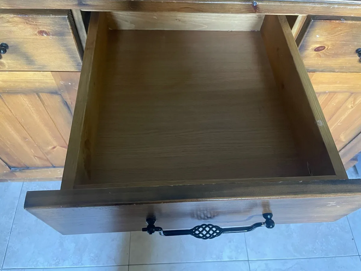 Dresser - Image 2