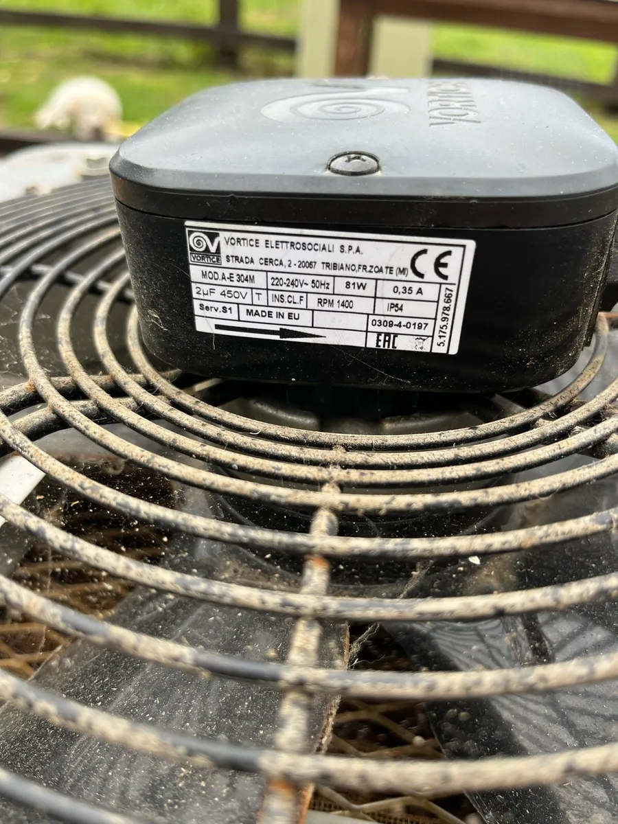 Commercial fan extractor - Image 1