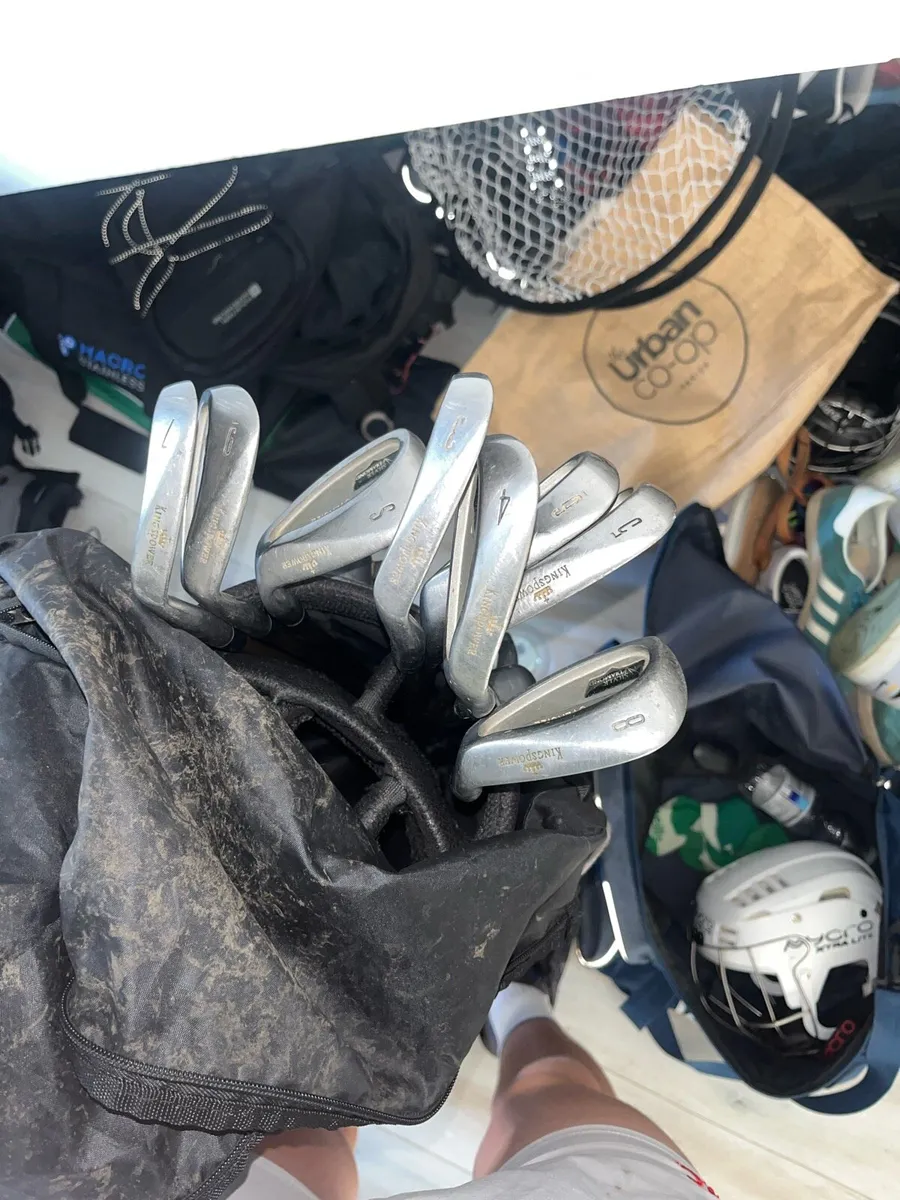 Golf gear - Image 3