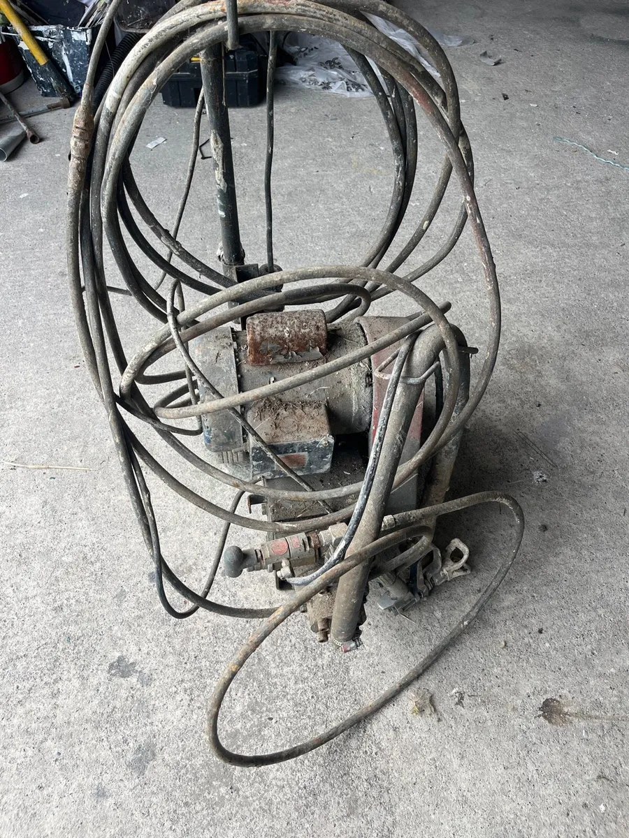Airless paint sprayer - Image 2