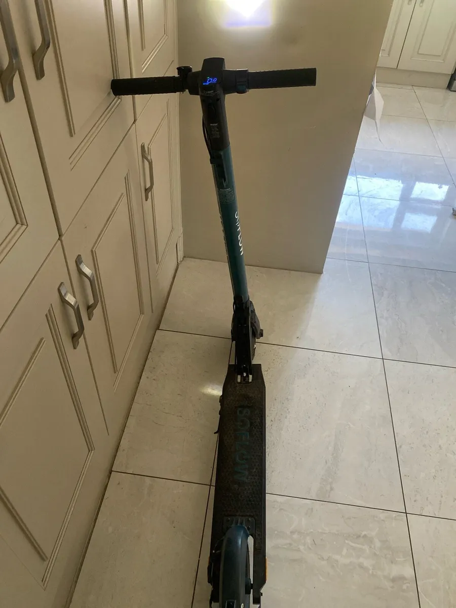Soflow foldable e scooter - Image 4