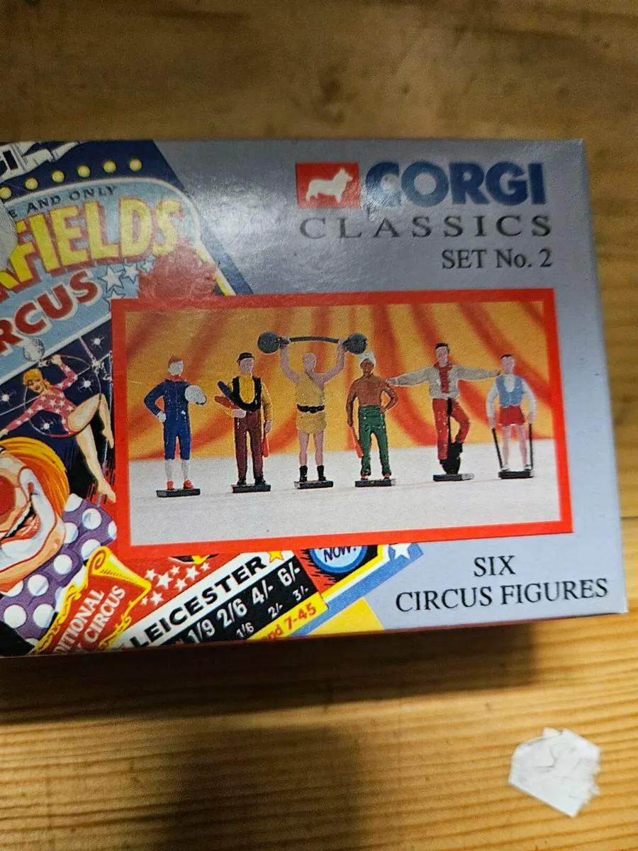 Corgi Chipperfields Circus Performers - Image 1