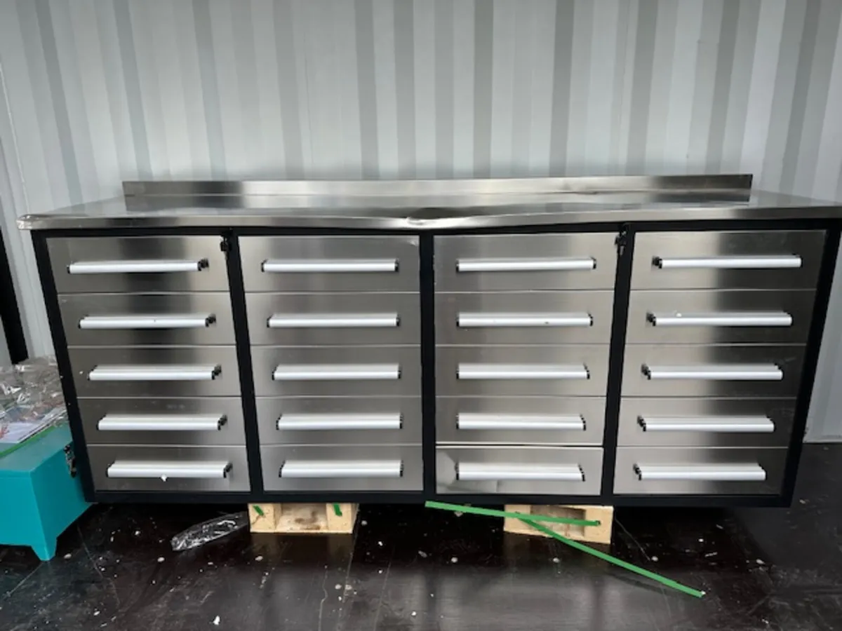 7ft 20 Drawer Workbench **Online Auction** - Image 1