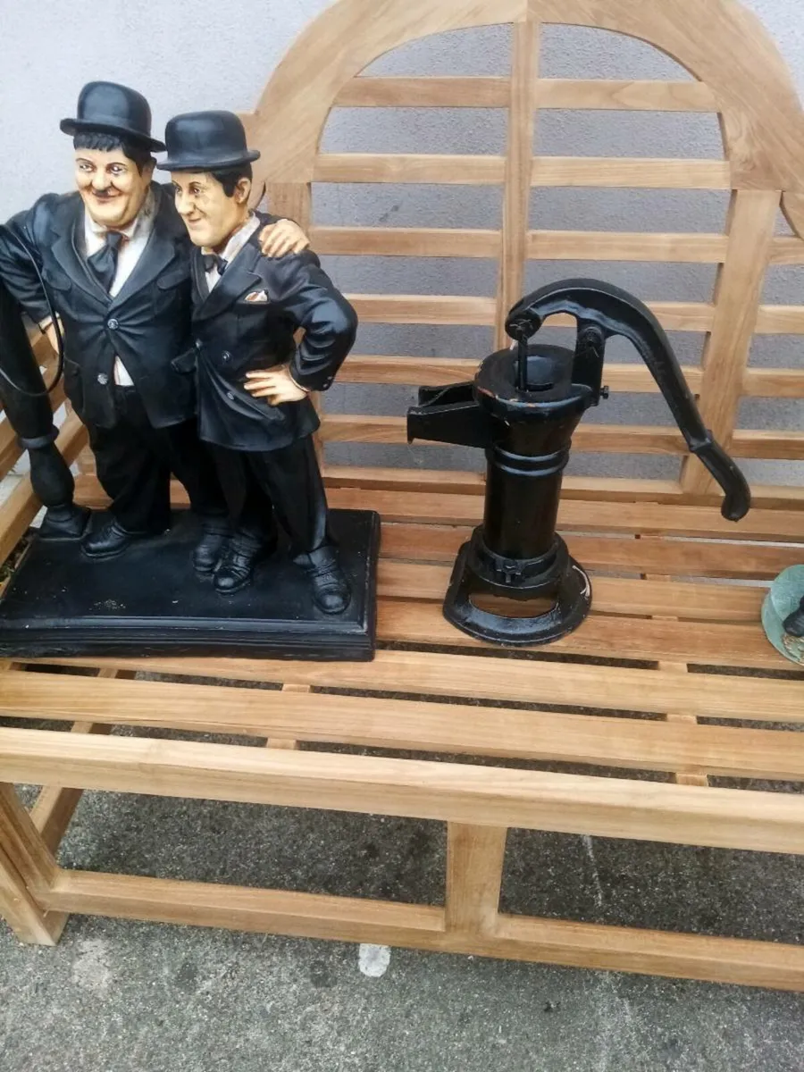 Old pump - Image 3