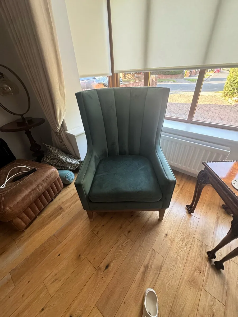 2 Green Velvet Wingback armchairs - Image 2