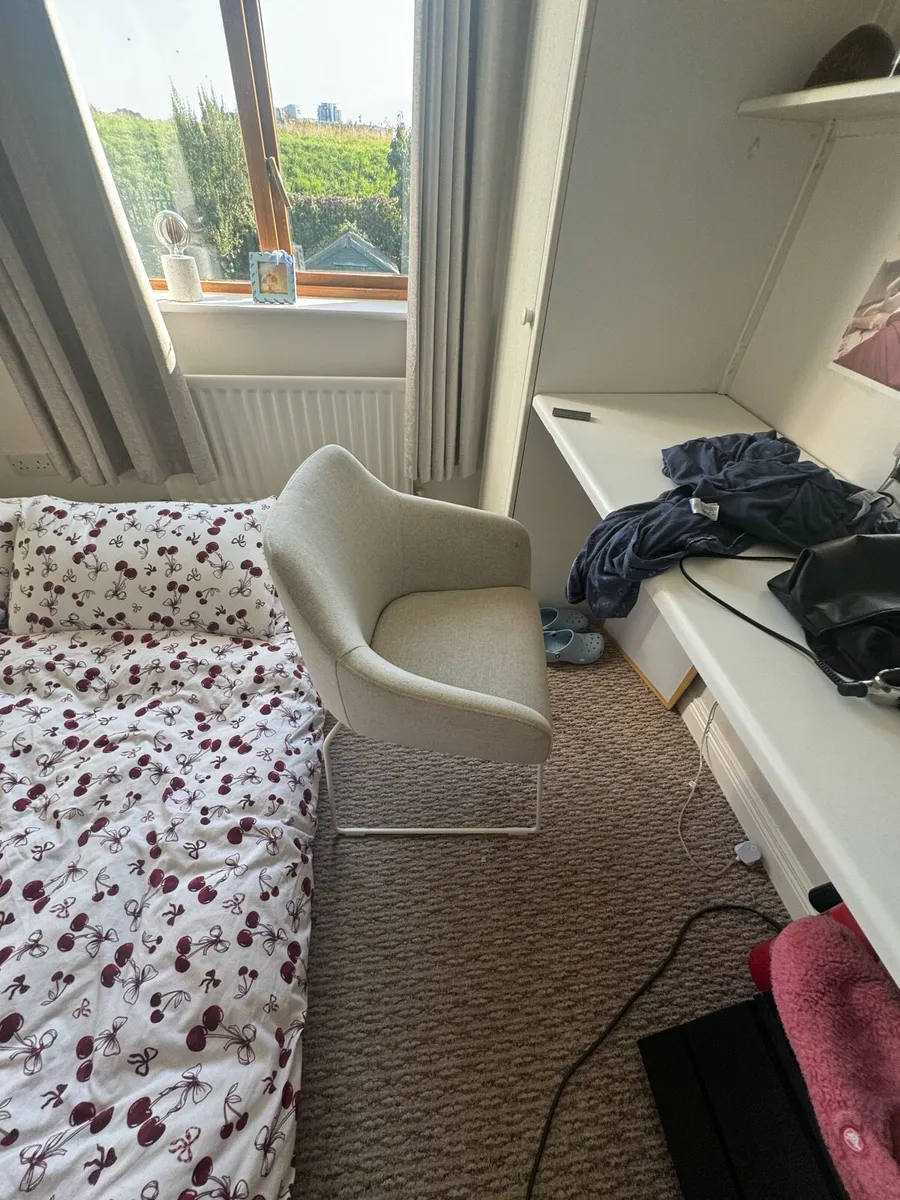 White Cotten office chair - Image 2