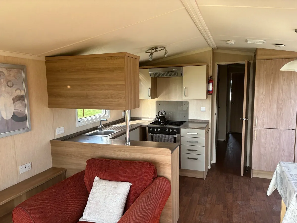 Swift Bordeaux 3 bed Mobile Home - Image 4