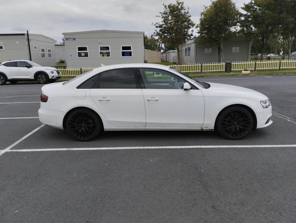 Audi A4 2015 - Image 3