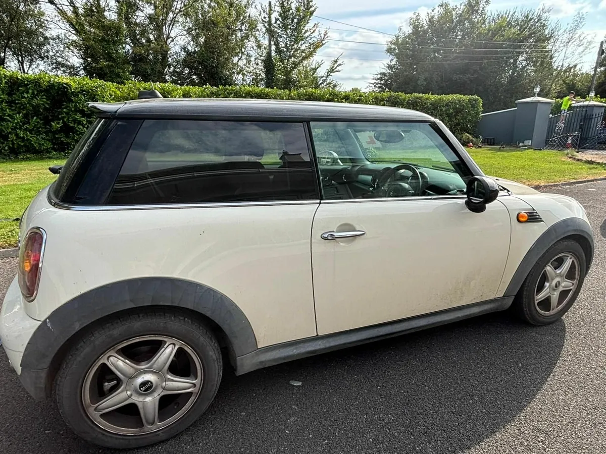 Mini Cooper 2009 - Image 2