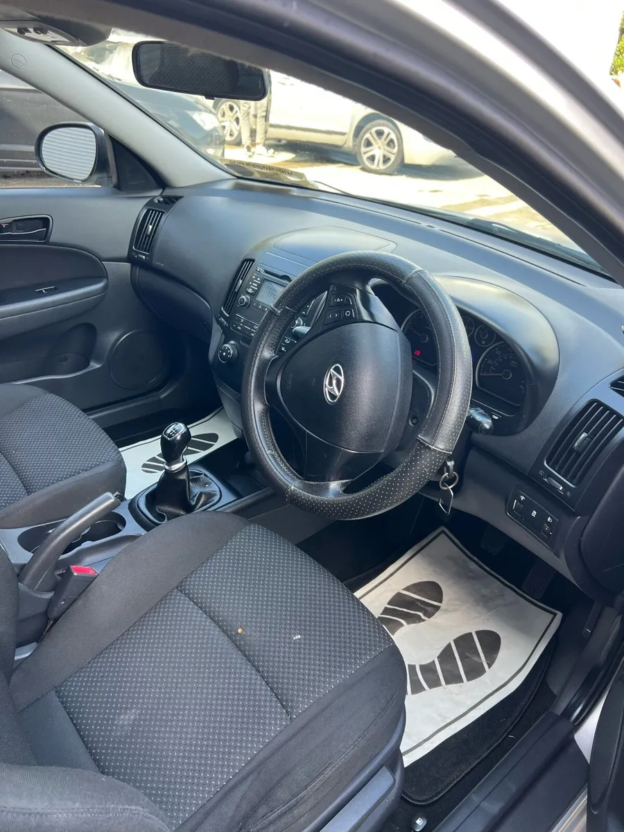 Hyundai i30 - Image 2