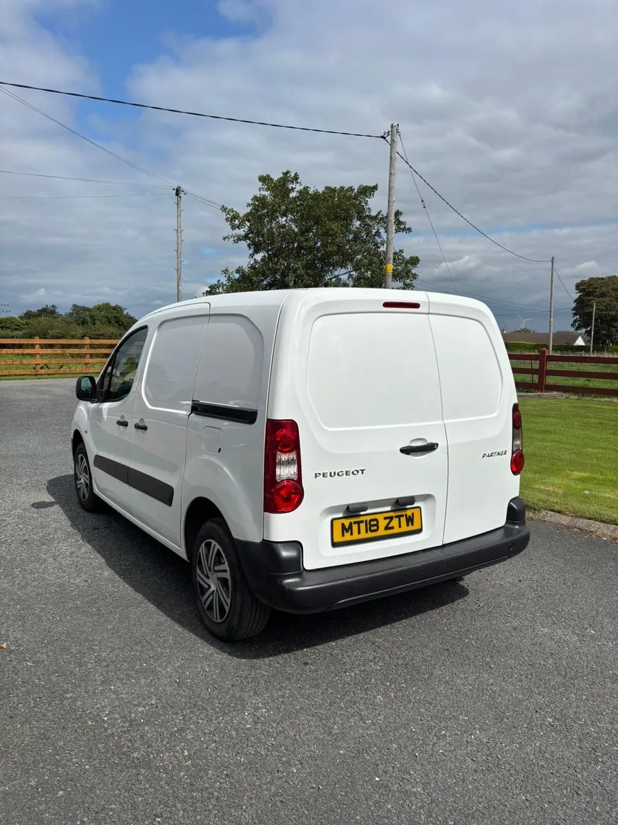 2018 Peugeot partner 200vrt (berlingo) - Image 3