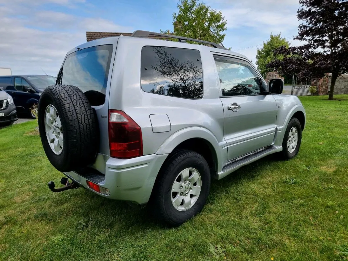 Mitsubishi Pajero - Image 4