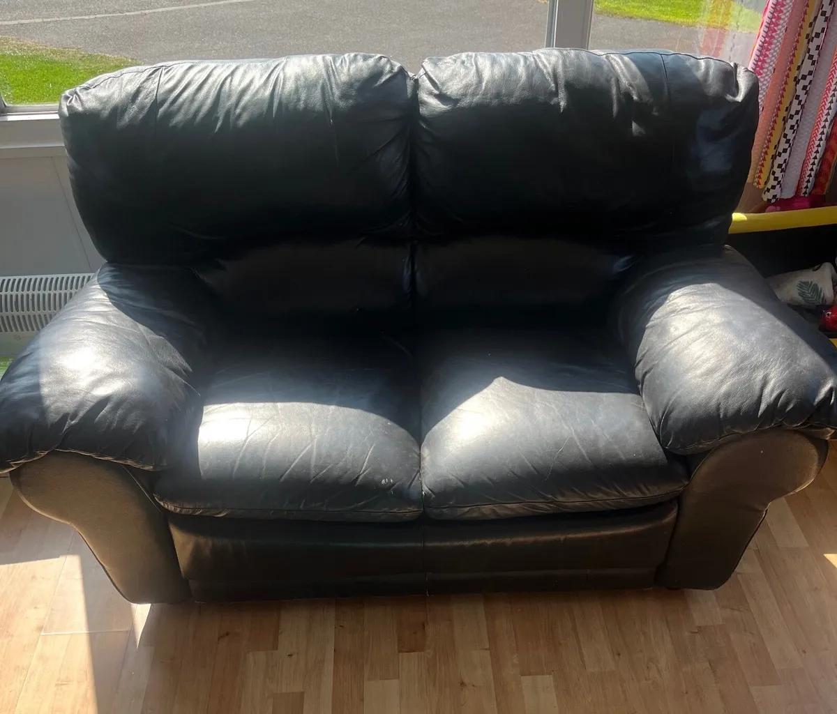 3 + 2 seater Leather couch - Image 1