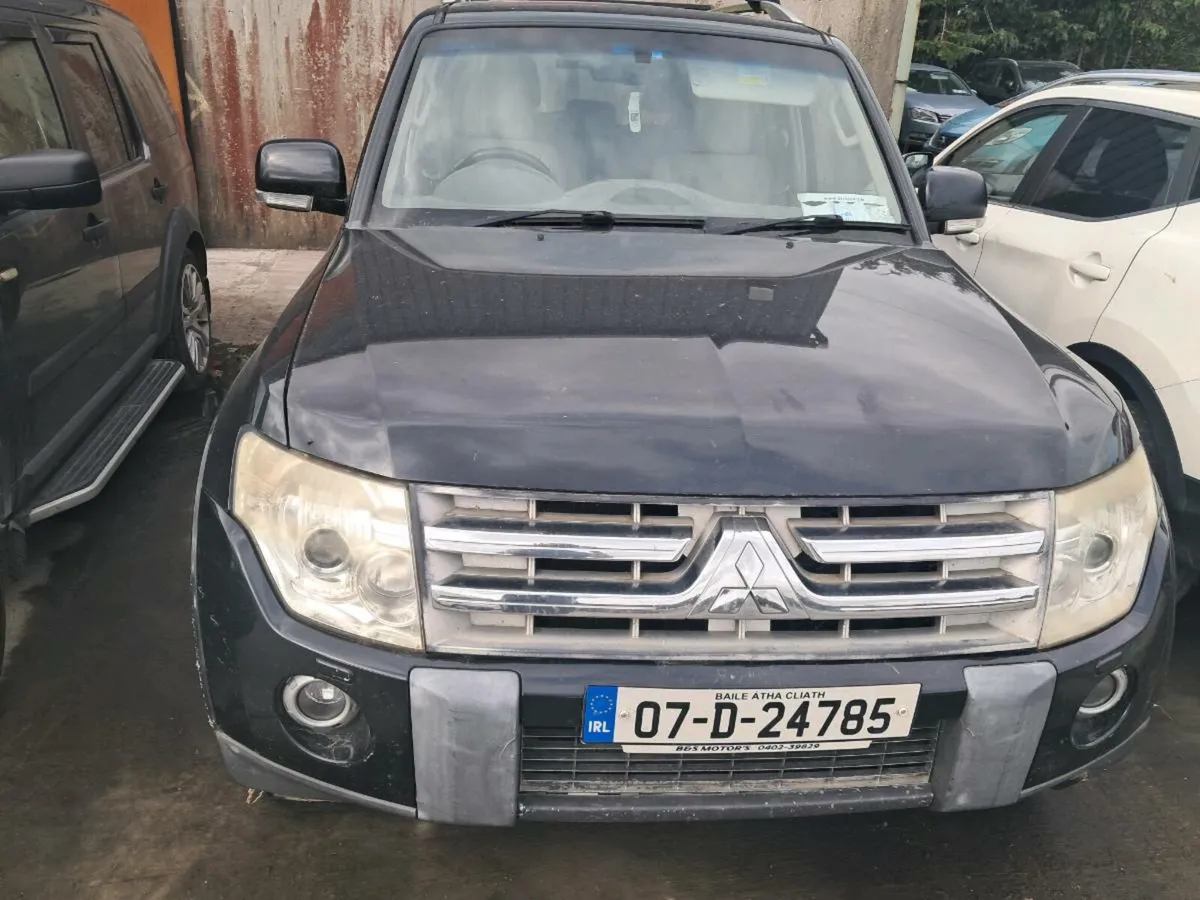 5 Seater Mitsubishi Pajero Commercial Tax - Image 1