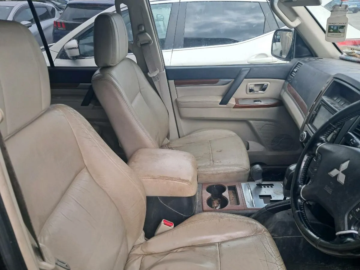 5 Seater Mitsubishi Pajero Commercial Tax - Image 3