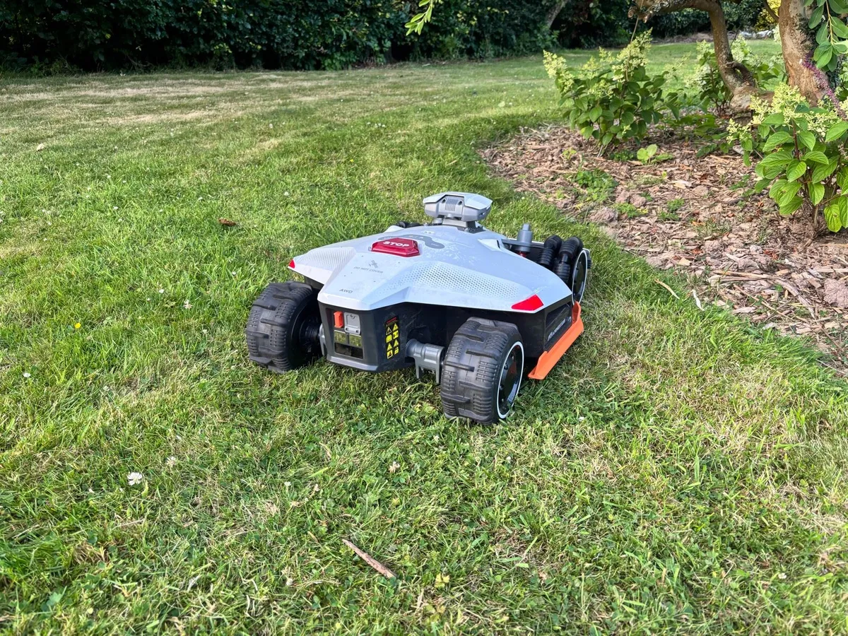 Mammotion Luba 2 AWD Robotic Lawnmowers Range - Image 3