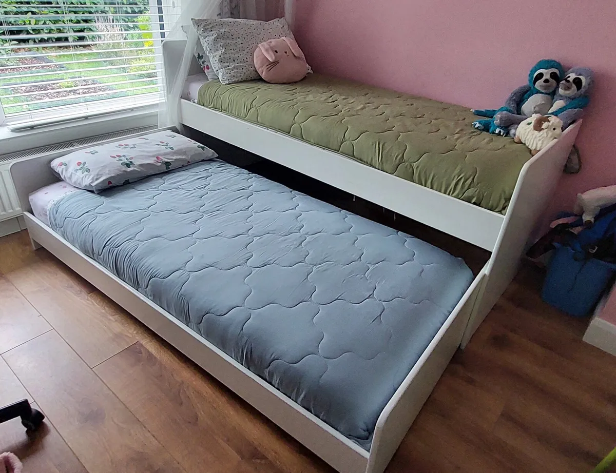 Beds - Image 3