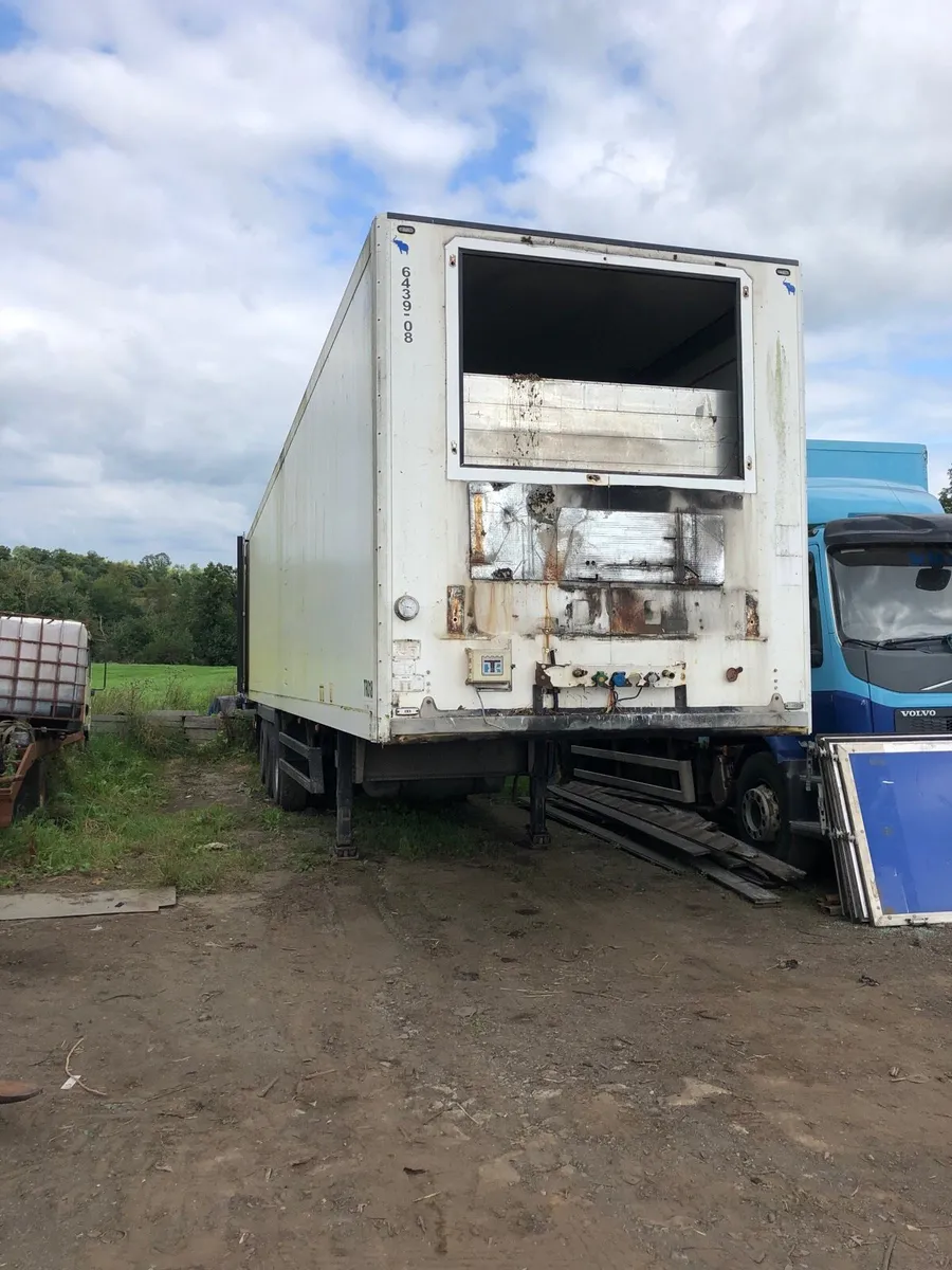 Trailer - Image 1