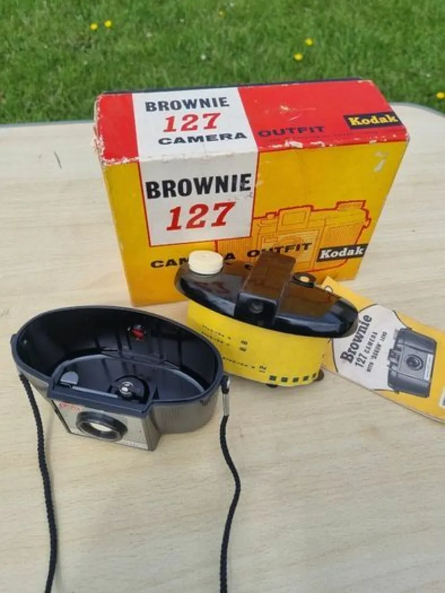 Vintage Kodak Browni 127 camera new in box - Image 3