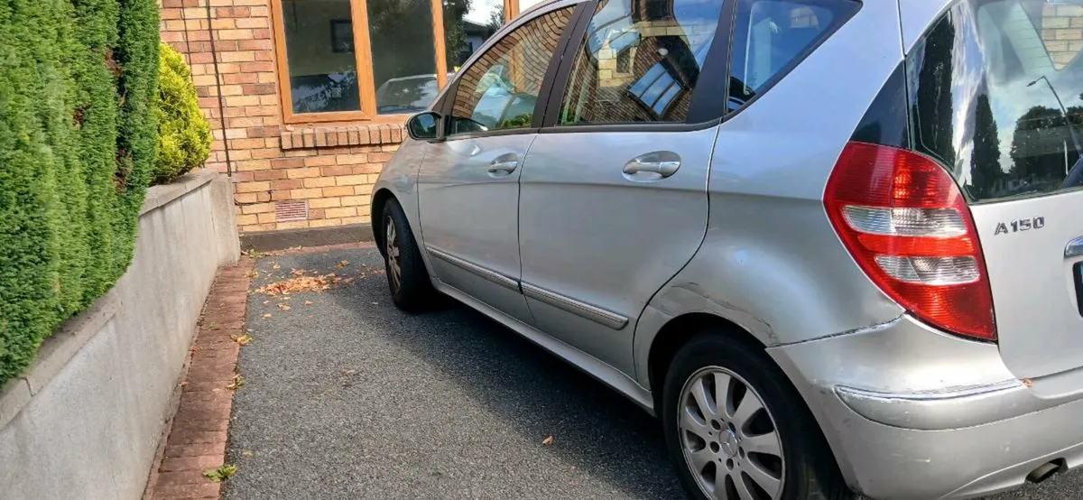 Mercedes-Benz A Class low mileage (143k), low tax - Image 3