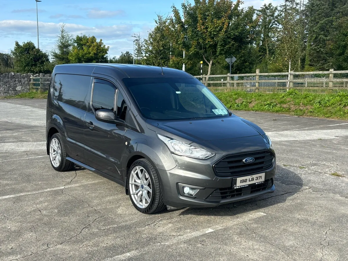 192 Connect Trend 120bhp 3 Seater - Image 1
