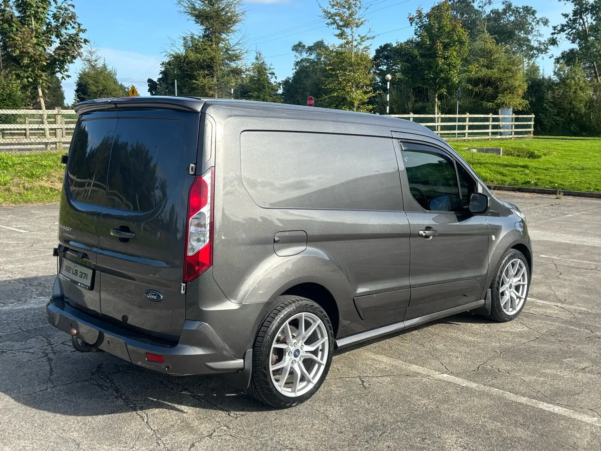 192 Connect Trend 120bhp 3 Seater - Image 4