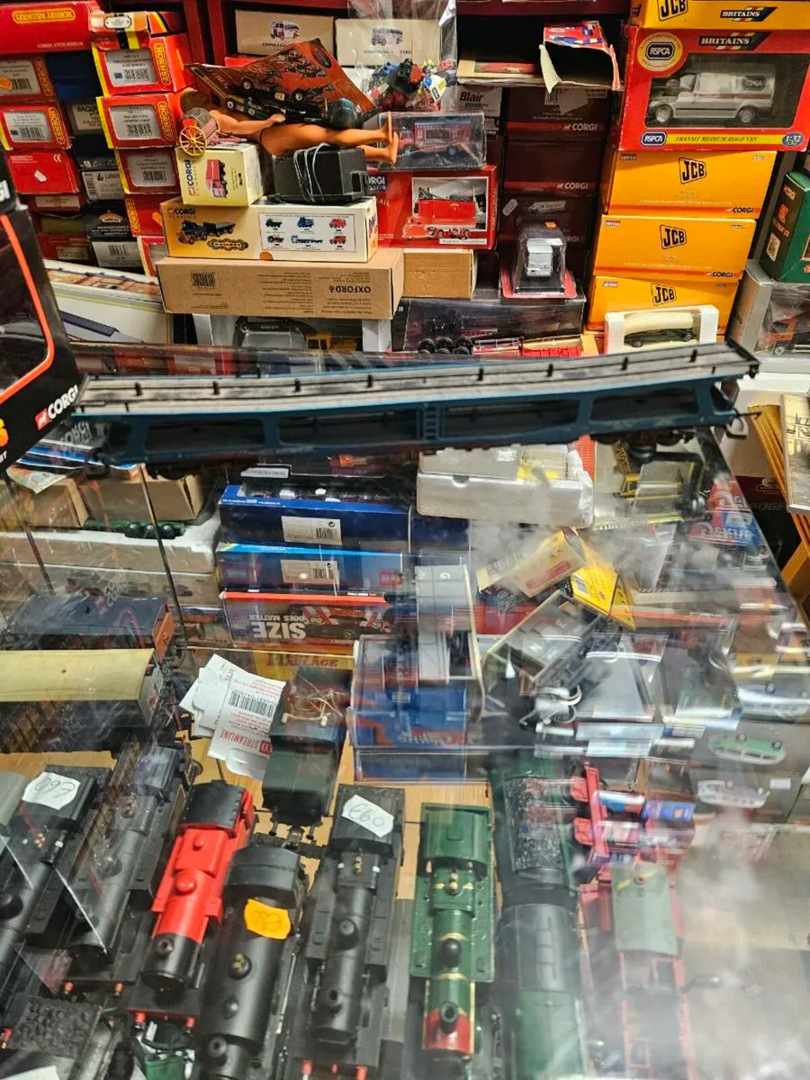 Hornby Lima OO Gauge Car Transporter - Image 1