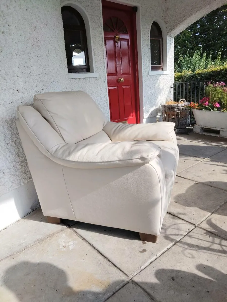 RECLINER ARMCHAIR - Image 2