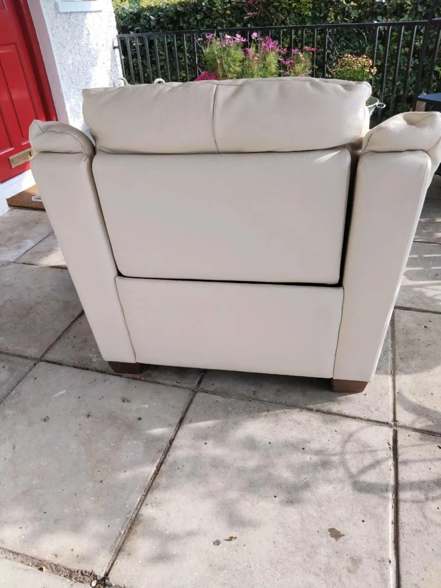 RECLINER ARMCHAIR - Image 4