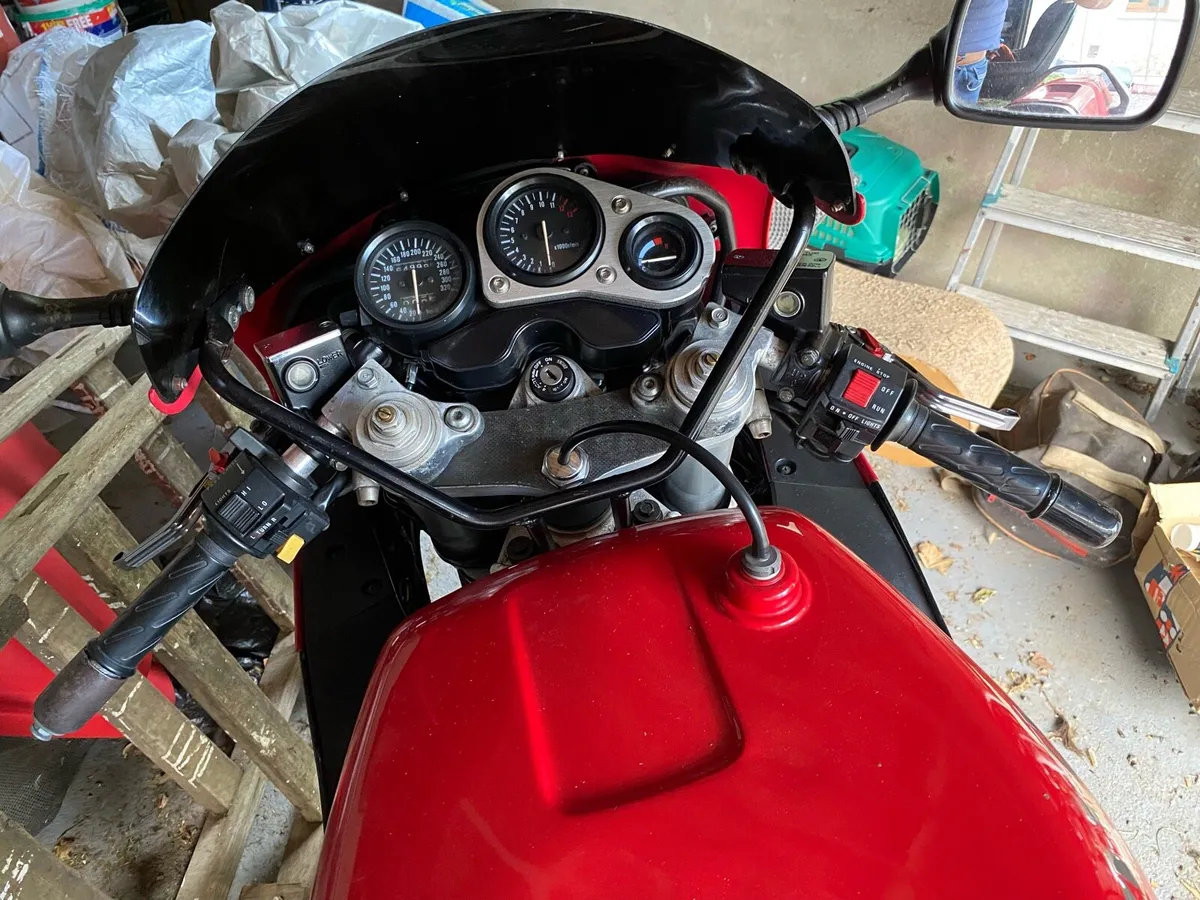 Suzuki GSXR 1100 - Image 4