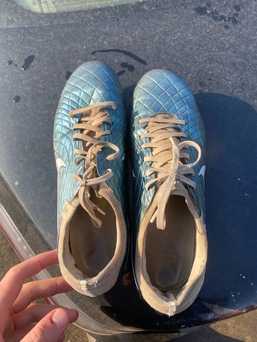 Nike boots - Image 1
