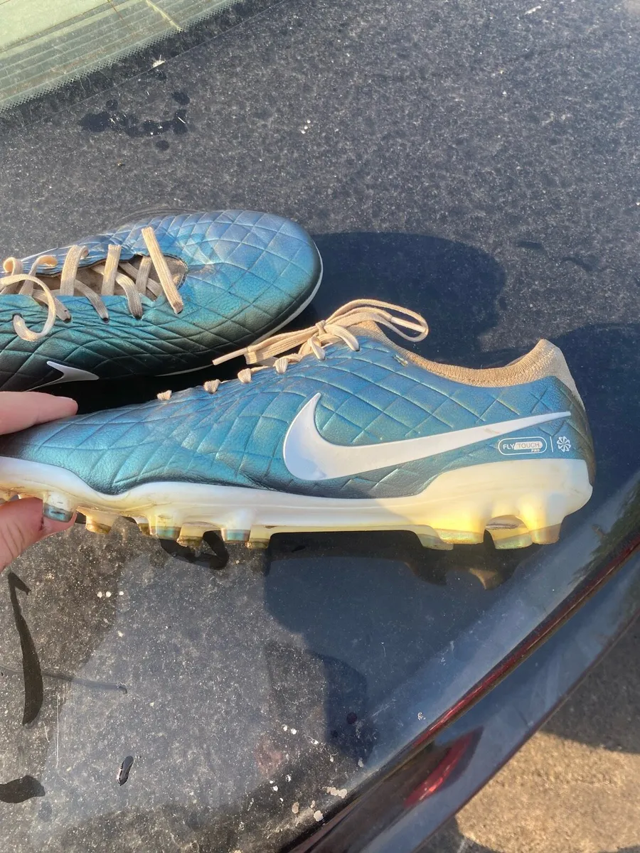 Nike boots - Image 3