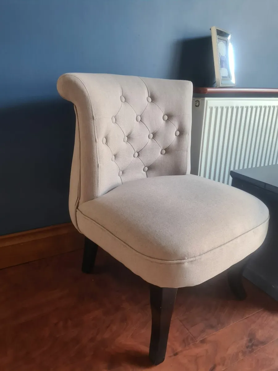 Occasional chair - Image 1