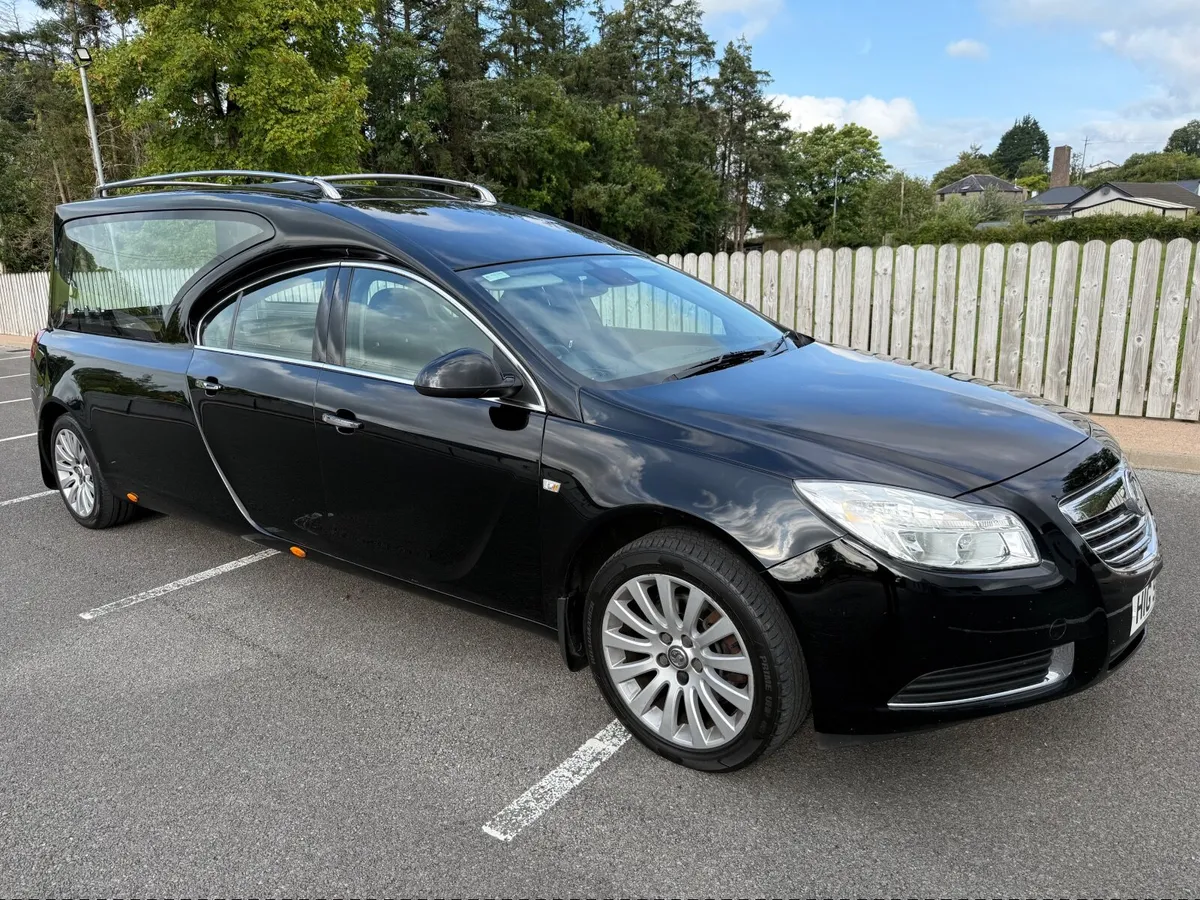 Vauxhall  Hearse  2009 Petrol Automatic. - Image 2