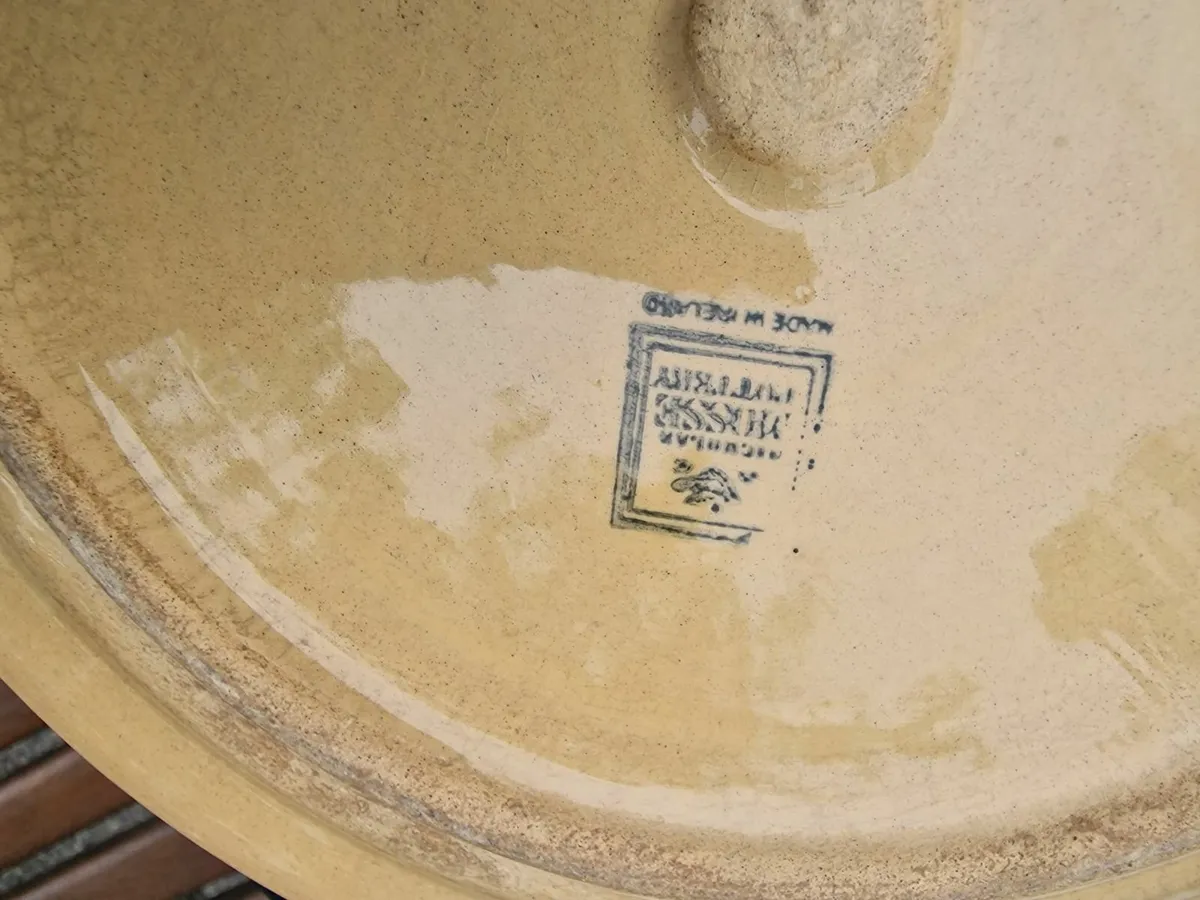 Nicklas moss pottery - Image 2