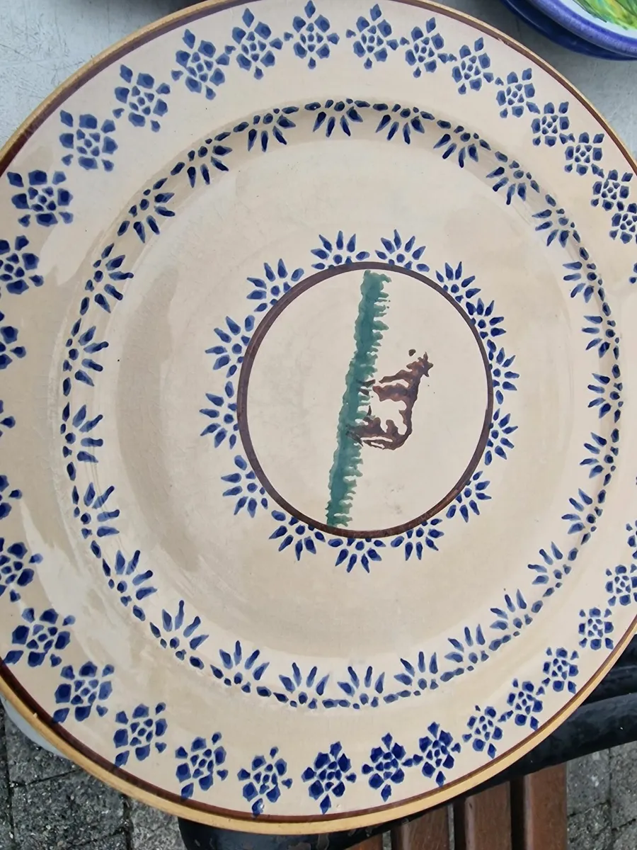 Nicklas moss pottery - Image 1