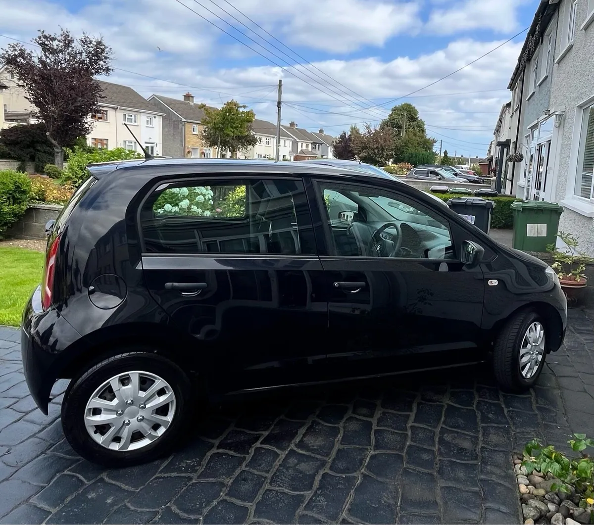 Volkswagen UP - Image 2