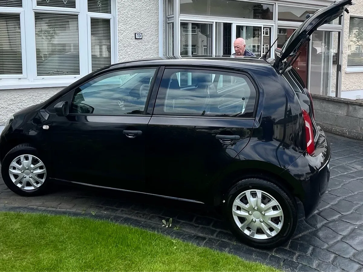 Volkswagen UP - Image 3
