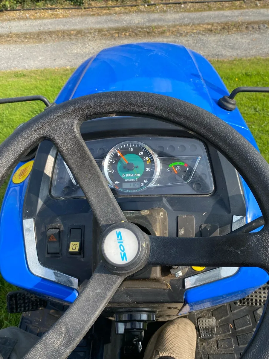 Solis 26 Compact Tractor with 5ft Finishing Mower - Image 3
