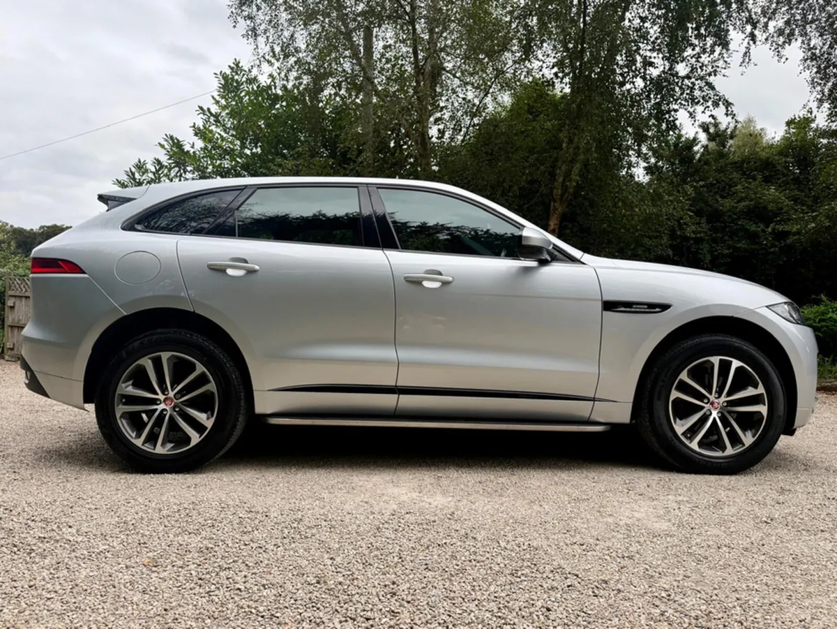 Jaguar F-Pace 2.0 D AWD R-SPORT *F.Jag.S.H…Only 76 - Image 2